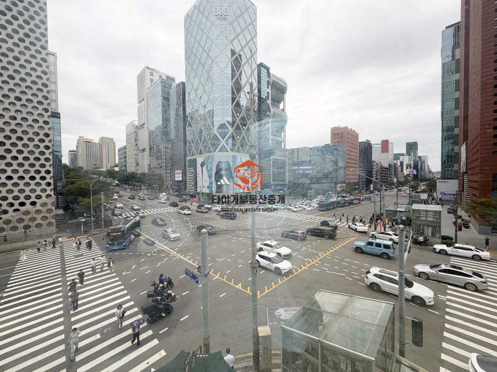 신논현역 사거리 병의원 임대 설명이 필요없는 최상의 입지 사무실 임대