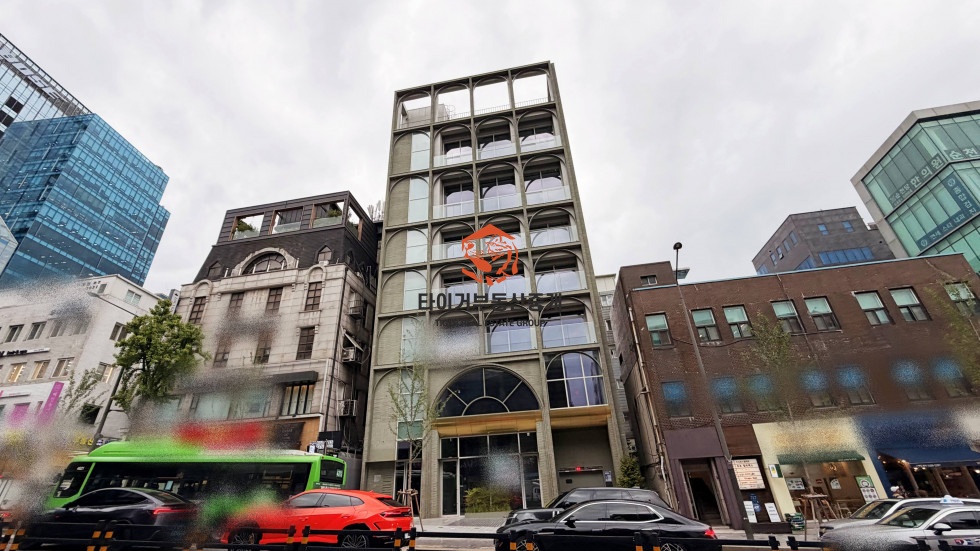 강남구청역 초역세권 대로변 신축 첫입주 사옥 층고