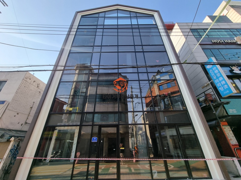 합정역 통임대 홍대 리모델링 첫 입주, 쇼룸 겸 플래그쉽 스토어