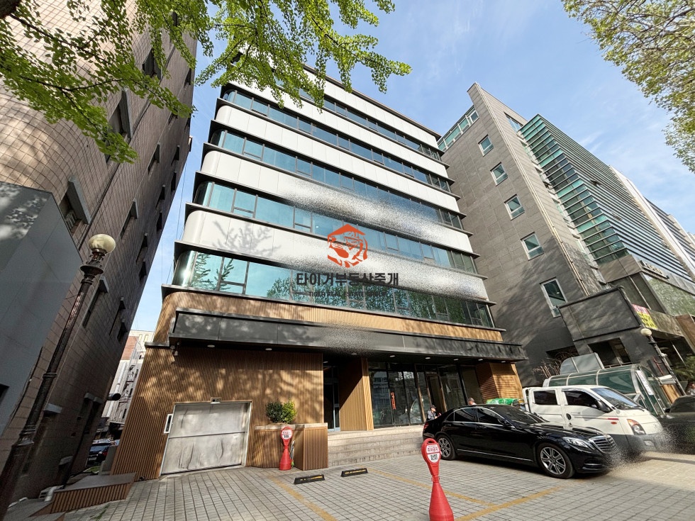 서초역 대로변 룸5 중형 역세권 사무실 임대